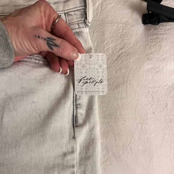NWT-Edwin Hana Jeans - Free People. Button-Fly. Size 27 Women’s - Picture 6 of 10
